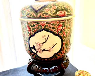 Vintage Chinese lidded jar