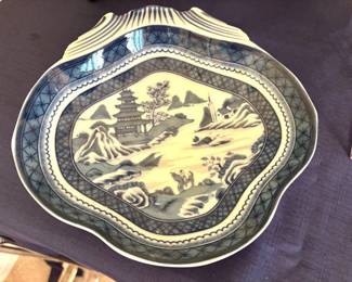 Mottahedeh blue canton shell dish