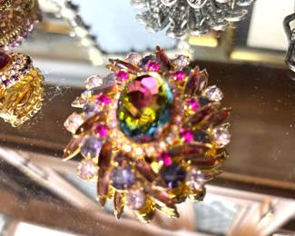 Opulant vintage Juliana D & E brooch
