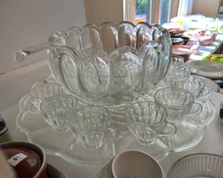 #124 Clear Punch Bowl w/Glass Ladle w/12 cups & Underplate $40.00