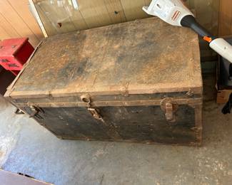 #50 Vintage Trunk w/Metal Fasteners - no tray - 40x20x22 $30.00