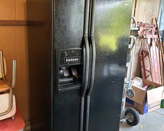 #162 Whirlpool SXS 22Cu Refrigerator - Working Model VD2VHE - 33" Wide $100.00