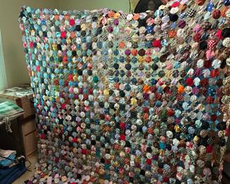 #89 Yo-Yo's Coverlet - 76x82 and two quilted Yo-Yo Shams $120.00
