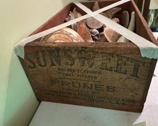 #83 Vintage Sunsweet Quality Box w/Large and Small Shells $35.00