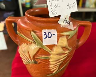 #149 Roseville Pottery Vase - 8.5" $30.00