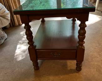 #11 Wood End Table e/1 drawer and Glass Protect Top - 20x29x23 $45.00