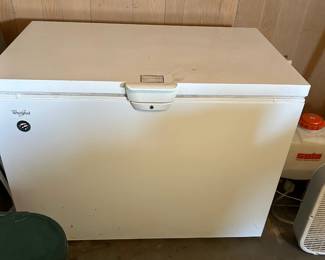 #41 Whirlpool Manual defrost Freezer w/3 Baskets - Model WZC3116 $100.00
