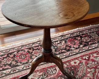 117 AntiqueOakCottagecorePedestalAccentTable