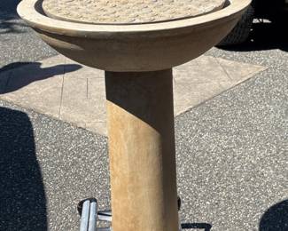 24 CampaniaInternationalCastStonePedestalBirdbathorGardenFountain