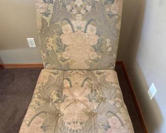 37 VintageFloralSlipperChairCozyCottageStyleAccentSeating