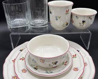 109 LargeVilleroyBochPetiteFleurDinnerwareGlasswareCollection