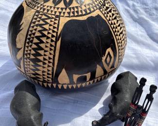 50 AfricanTribalDecorGroupwithLargeGourdVesselCarvings