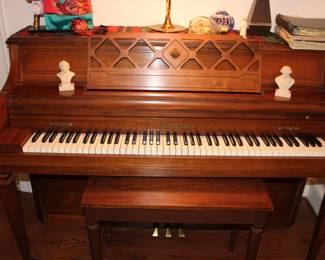 Very nice Kohler & Campbell upright mahagony piano