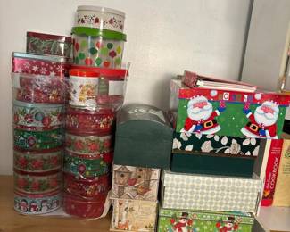 318 assortedholidaydecorativetinsandbox