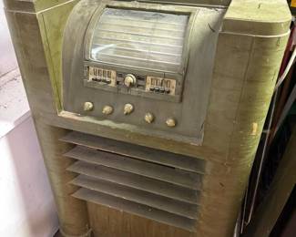 018 largevintagefloorconsoletuberadio
