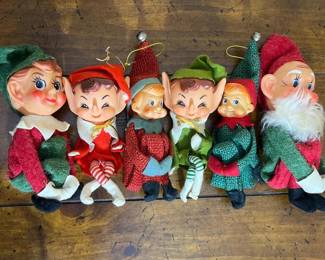 078 vintagesetofkneehuggerelfdolls