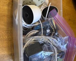 532 smalltoteofelectronicdevices