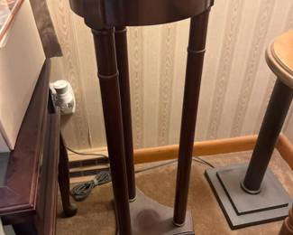 149 greenmarbletoppedestalstand