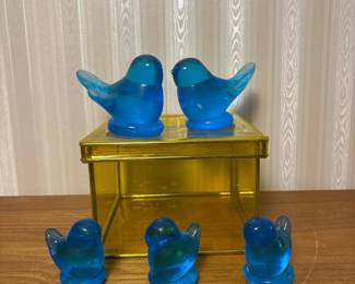 291 fiveleowardsignedblueglassbirdfig