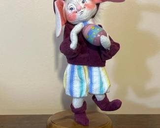 357 collectible2002annaleerabbitdollwit