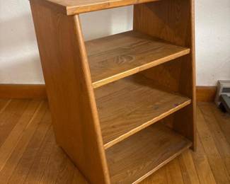 425 smalloakfinishedwoodensteppedsidet