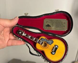 314 gibsonj200miniatureguitarreplicawi