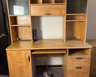 507 largewoodencomputerdeskwithhutchca