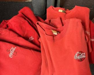 427 5cocacolaembroideredredcrewneckswe