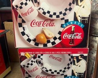 462 twococacolagibson12piecedinnerware