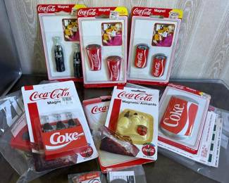 199 collectionofvintagecocacolamagnets