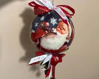 351 holidaycocacolasantachristmasballo