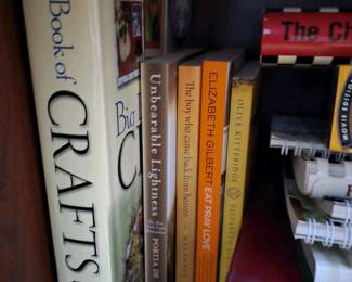 131 mixedlotofbooksandcookbookscraftf
