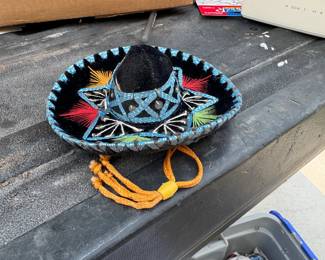 . . . mini sombrero