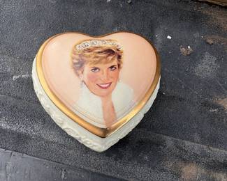 . . . Princess Dianna trinket box