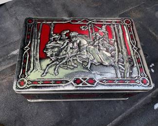 . . . another vintage tin