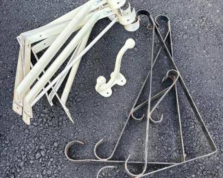 010 mixedlotofeightmetalwallbrackets