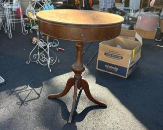 006 vintageroundpedestalsidetablewithd