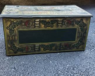 007 vintagedecorativemetaltinboxbutterf