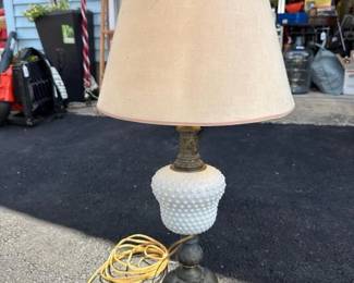 195 vintagetablelamphobnailmilkglass