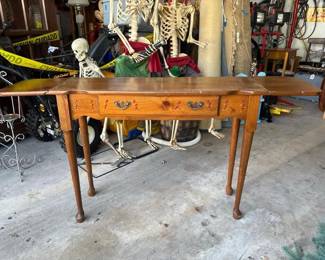 160 queenannestyledropleafaccenttable
