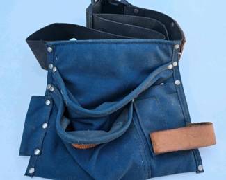 048 kunslitebluecanvascarpenterstoolbe