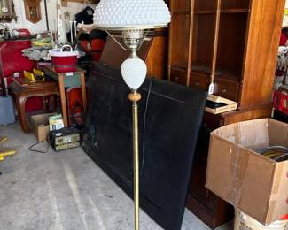 186 vintagehobnailmilkglassparlorfloor