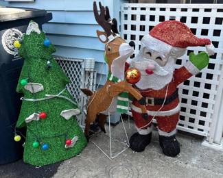 129 outdoorlightedchristmasdecorsantacl