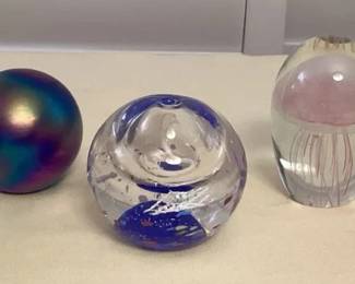 MCJ045 Four Art Glass Paperweights & An Oil Lamp