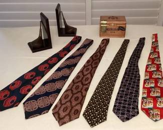 MCJ150 Men’s Ties, Cigar Box & Brass Golf Club Bookends