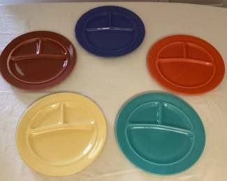 MCJ069 Set Of Five Vintage California Pottery Ceramic Divided Dinner Plates