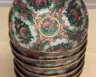 MCJ057 Seven Chinese Porcelain Rose Medallion Rice Soup Bowls