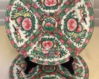MCJ052 Five Chinese Porcelain Rose Medallion Dinner Plates 10.5”