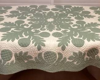 MCJ001 Green & White Hawaiian Quilt