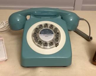 MCJ062 Vintage Phone & Clocks